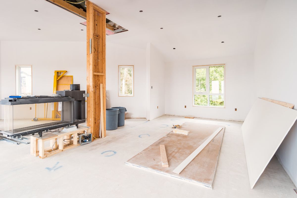House under construction! House under construction!